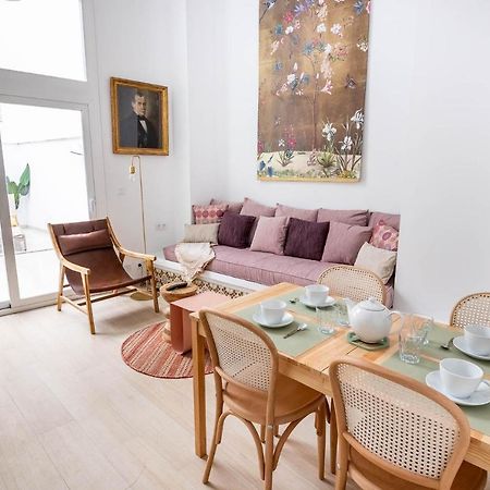 Pop Art Historia De Conde Negro Con Patio Privado Apartment Seville Exterior photo