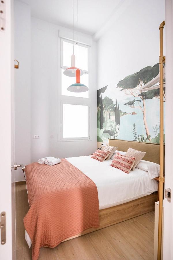 Pop Art Historia De Conde Negro Con Patio Privado Apartment Seville Exterior photo