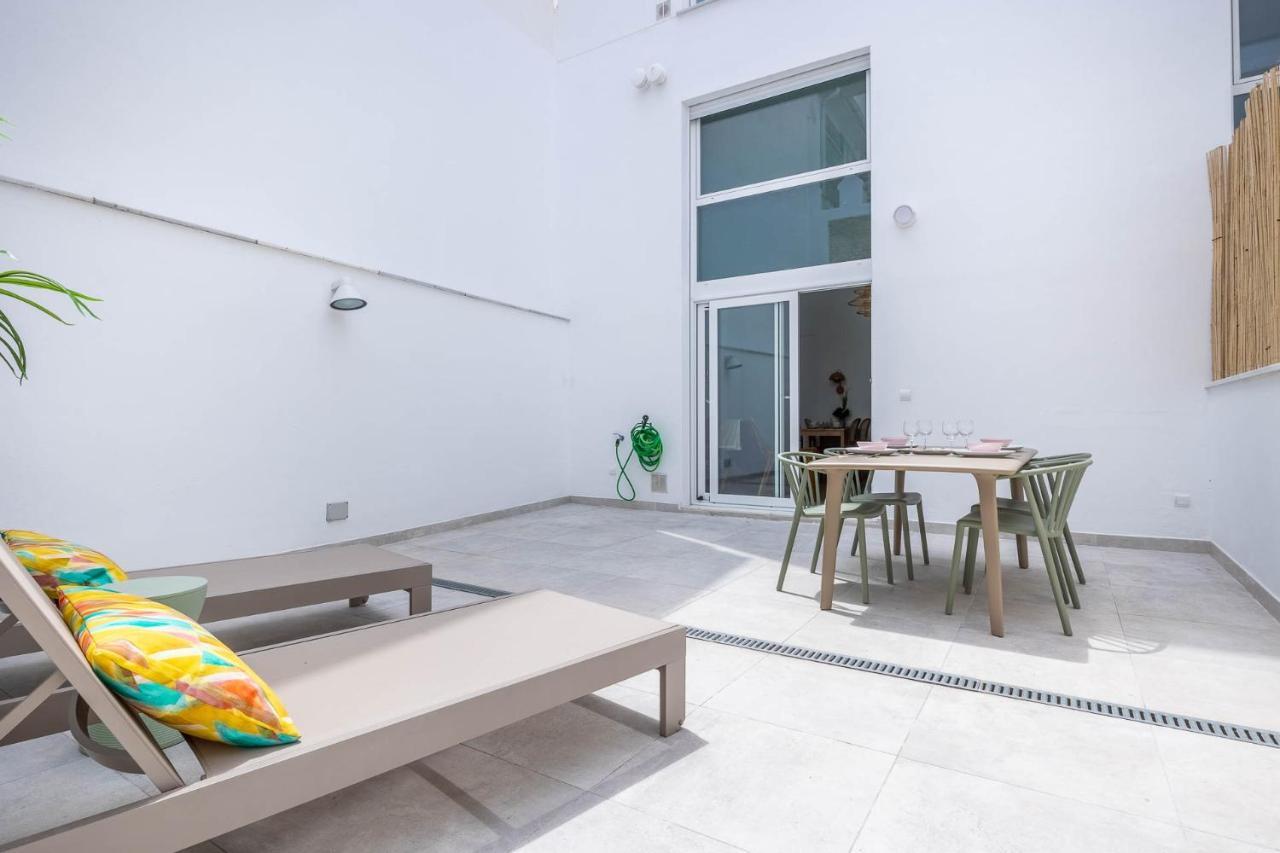 Pop Art Historia De Conde Negro Con Patio Privado Apartment Seville Exterior photo